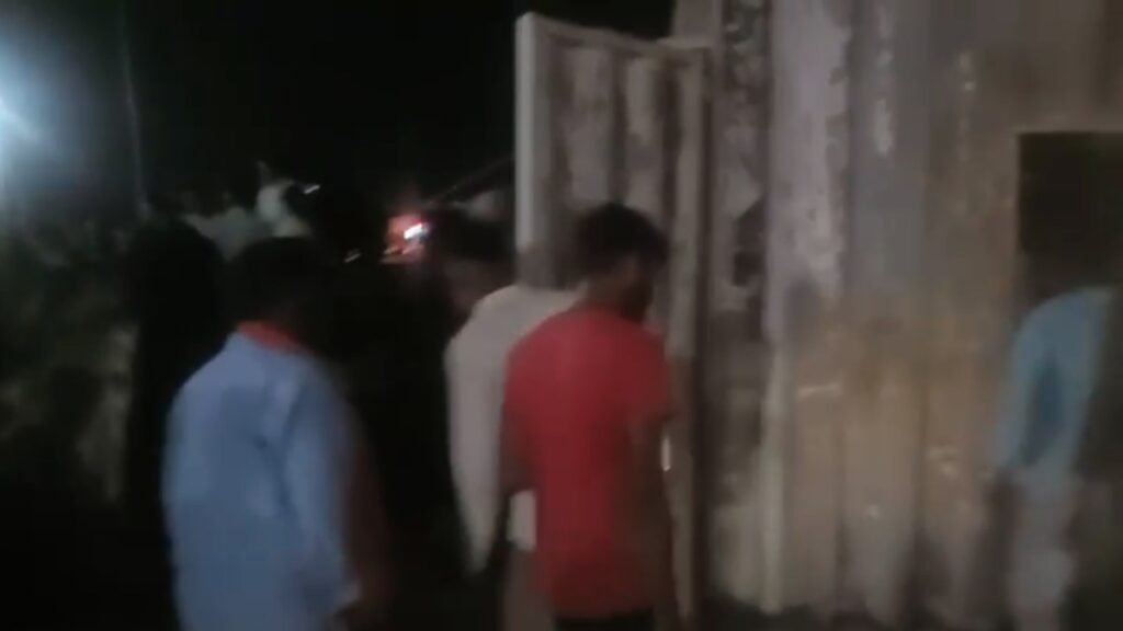 रायपुर में UP के 2 मजदूरों की जिंदा जलकर मौत, खाना बनाते समय कंटनेर में सिलेंडर फटा