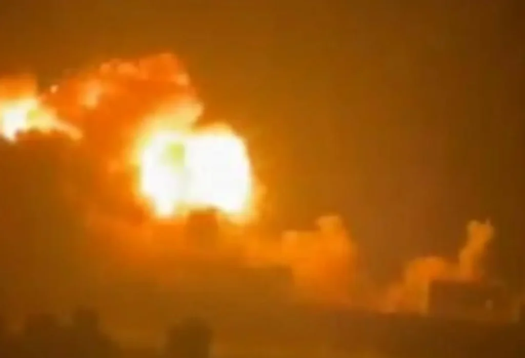 लाहौर में धमाकों के बाद अमेरिका ने जारी की अपने नागरिकों के लिए एडवाइज़री, “शहर छोड़ें या सुरक्षित स्थान पर पहुंचे”