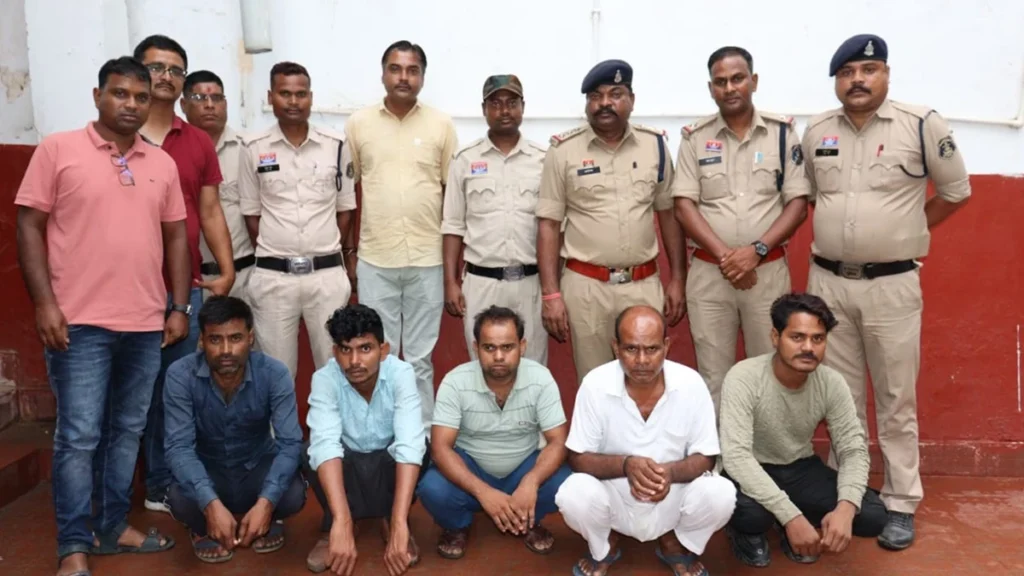 सरगुजा की युवती 70 हजार रुपये में बिकी,पुलिस ने दो महिला सहित सात को किया गिरफ्तार