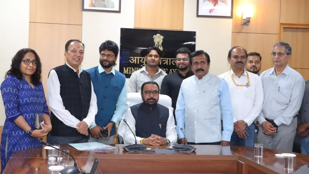 आयुर्वेद के नाम पर कंपनियां अब नहीं बना पाएंगी बेवकूफ, भ्रामक विज्ञापनों से निपटने के लिए पोर्टल लॉन्च