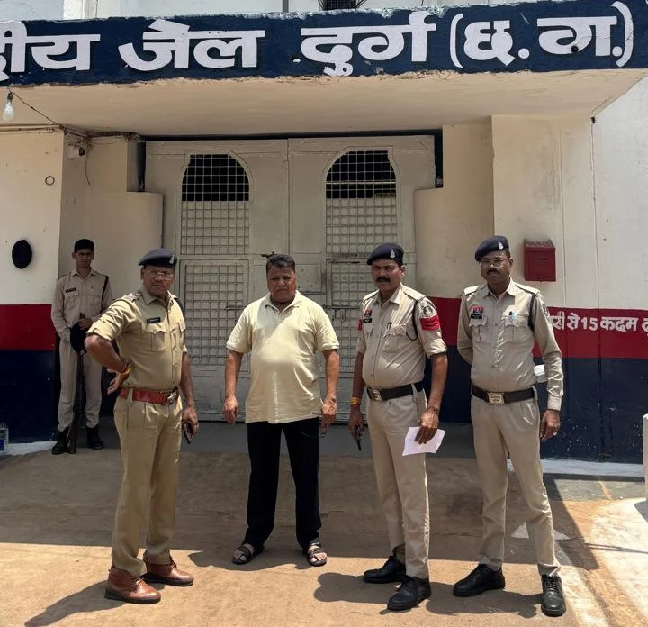 कांग्रेस नेता बृजमोहन सिंह न्यायिक रिमांड पर भेजे गए दुर्ग सेंट्रल जेल, मोबाइल जप्त