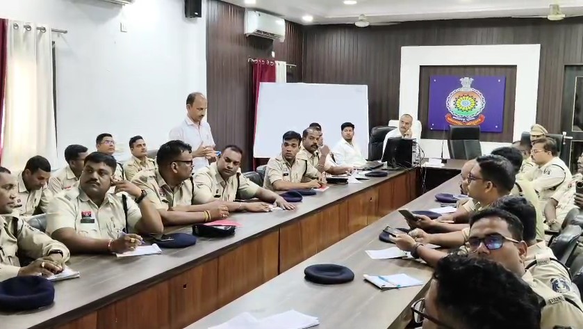 नवीन कानून एवं लघु अधिनियम की विवेचना के संबंध में वरिष्ठ आरक्षकों के प्रशिक्षण का द्वितीय दिवस