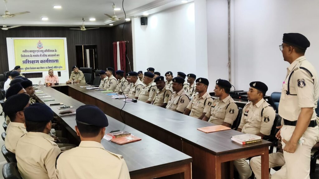 वरिष्ठ आरक्षकों की अनुसंधान संबंधी प्रशिक्षण सह-कार्यशाला का समापन, उत्कृष्ट वरिष्ठ आरक्षकों को आईजी श्री रामगोपाल गर्ग ने किया पुरस्कृत