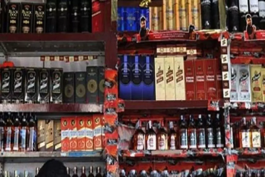 शराब घोटाले में खुलासा: EOW – ACB को अंदेशा, 3200 करोड़ का हो सकता स्कैम, साढ़े 60 लाख पेटी से ज्यादा गलत तरीके से बेची गई शराब