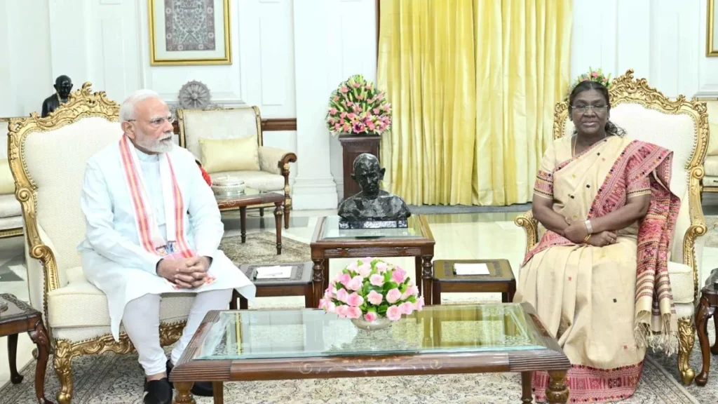 अचानक राष्ट्रपति द्रौपदी मुर्मु से मिलने पहुंचे PM मोदी, जानिए क्या थी मुलाकात की वजह