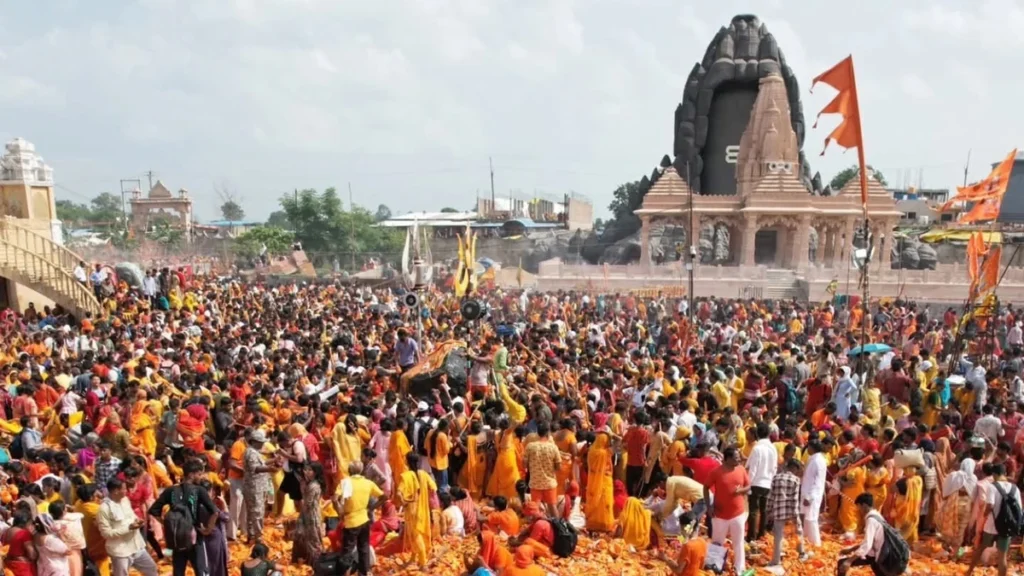 सीहोर के कुबेरेश्वर धाम में तीन दिन में सात मौतें, आयोजकों पर कोई कार्रवाई नहीं