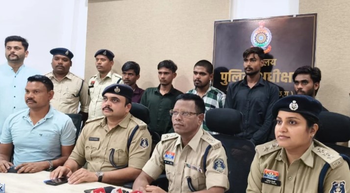 ट्रैक्टर चोरी के अंतरराज्यीय गिरोह का भंडाफोड़, पांच आरोपी गिरफ्तार, दो ट्रैक्टर और ट्रॉली बरामद