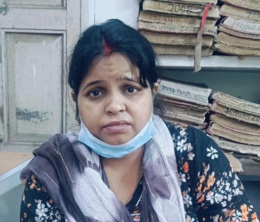 प्रार्थी को उसके मैसेज को वायरल करने की धमकी देकर 493000 रुपए ऐंठने वाली महिला गिरफ्तार