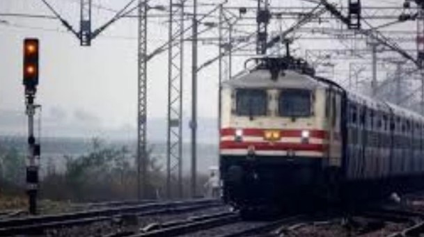 बिलासपुर-झारसुगुड़ा चौथी रेल लाइन का काम जारी, देर से चलेंगी ये 8 ट्रेनें, देखिए लिस्ट