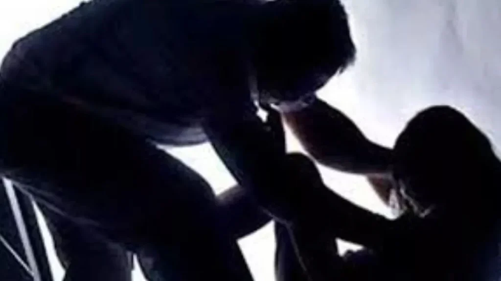 बहू से दुष्कर्म करने वाले ससुर को दस साल की सजा, कोर्ट ने फैसले में दिया रामचरित मानस के दोहे का उदाहरण