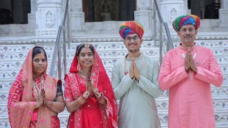 5 करोड़ रुपये की संपत्ति छोड़कर, पति-पत्नी अपनी डॉक्टर बेटी और सीए की पढ़ाई कर रहे बेटे के साथ लेंगे संन्यास