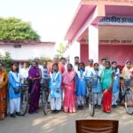 दुर्ग ग्रामीण विधायक ललित चंद्राकर के हाथों स्टेशन मरोदा व ग्राम कोड़िया विद्यालय के 31 छात्राओं को मिला सरस्वती निःशुल्क योजना अन्तर्गत साइकिल