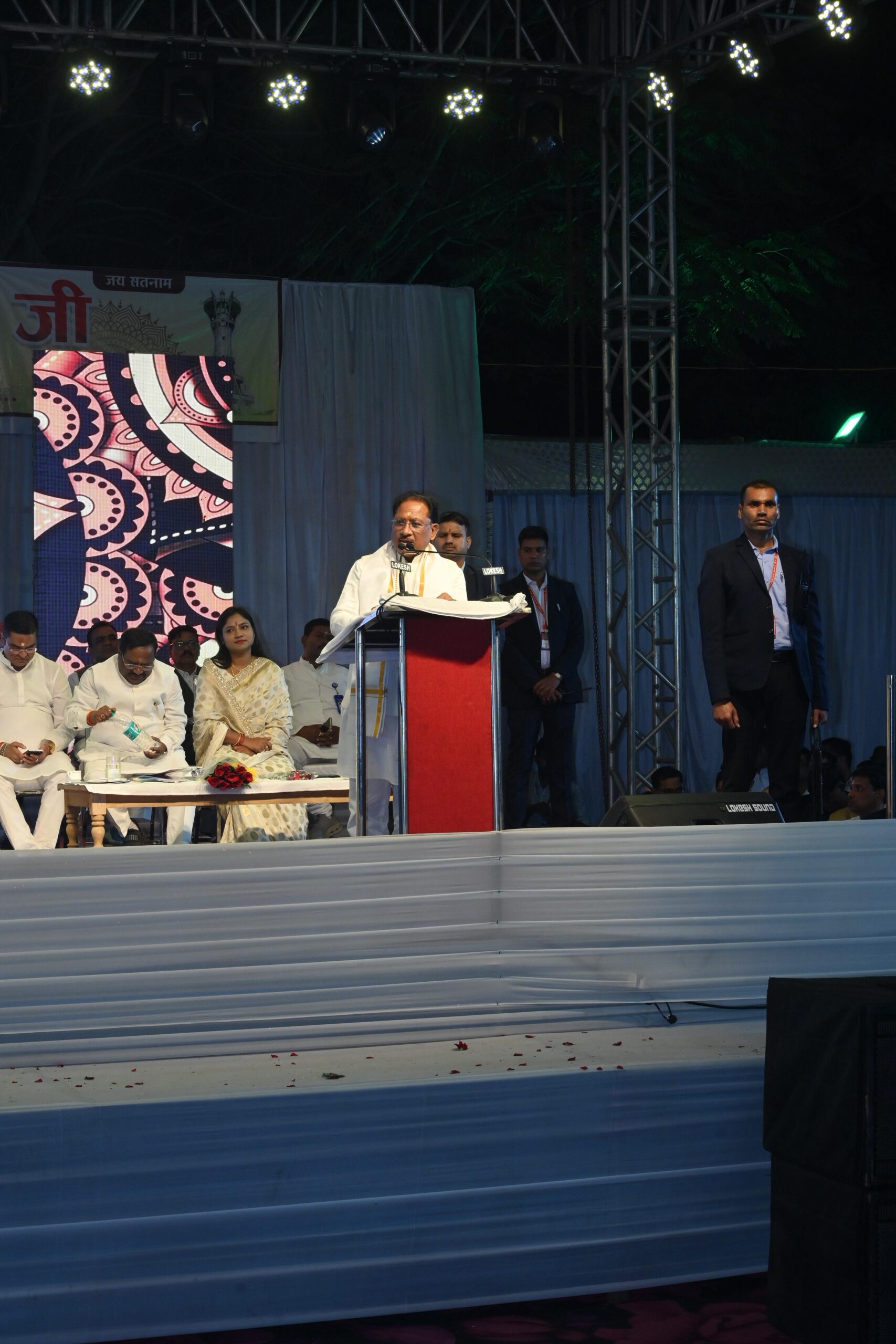 छत्तीसगढ़ की सरकार बाबा गुरू घासीदास के बताएं मार्ग पर चल कर सभी समाज के हित में कार्य कर रही है