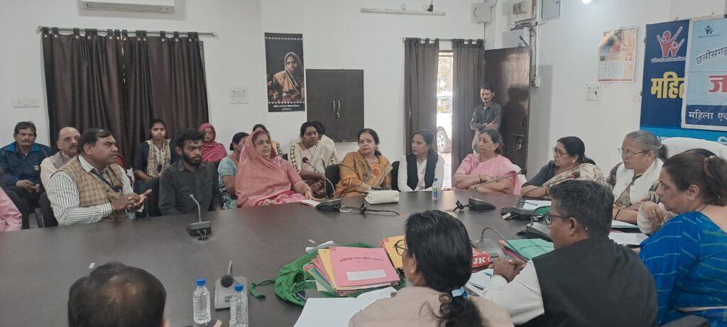 राज्य महिला आयोग की जनसुनवाई में महिला उत्पीड़न के 35 प्रकरणों पर हुई सुनवाई