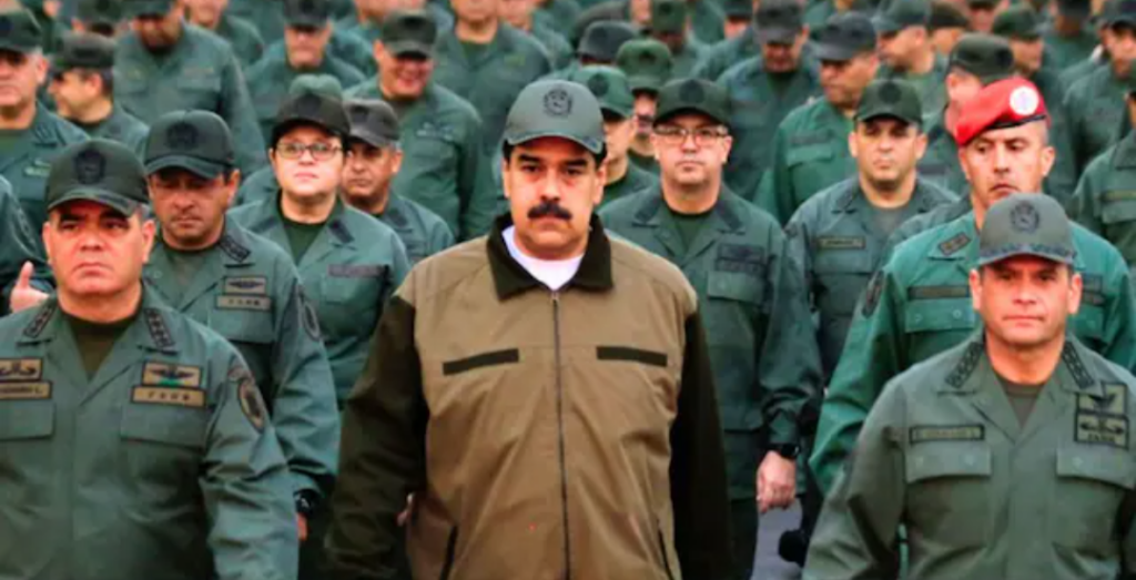 2000 स्‍पेशल कमांडोज से घिरे रहते थे न‍िकोलस मादुरो, हर रात बदलते थे बिस्तर, फोन छूने से भी डरते थे, फ‍िर केसे हुए ग‍िरफ्तार।