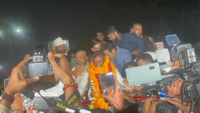 शराब घोटाला केस: अंतरिम जमानत के बाद पूर्व आबकारी मंत्री कवासी लखमा जेल से रिहा, समर्थकों ने गोंडी डांस से किया स्वागत