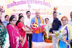 दुर्ग ग्रामीण विधायक ललित चंद्राकर ने पीएम श्री शासकीय प्राथमिक शाला रूआबांधा भिलाई में आयोजित वार्षिक उत्सव एवं पुरुस्कार वितरण समारोह में शामिल हुए