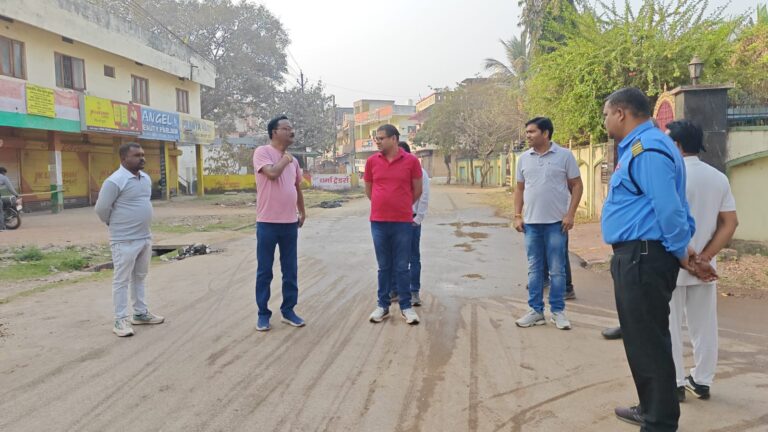 पनिगम आयुक्त ने किया दीक्षित कॉलोनी और कोसा नाला का निरीक्षण, सफाई व्यवस्था सुधारने और अतिक्रमण हटाने के सख्त निर्देश