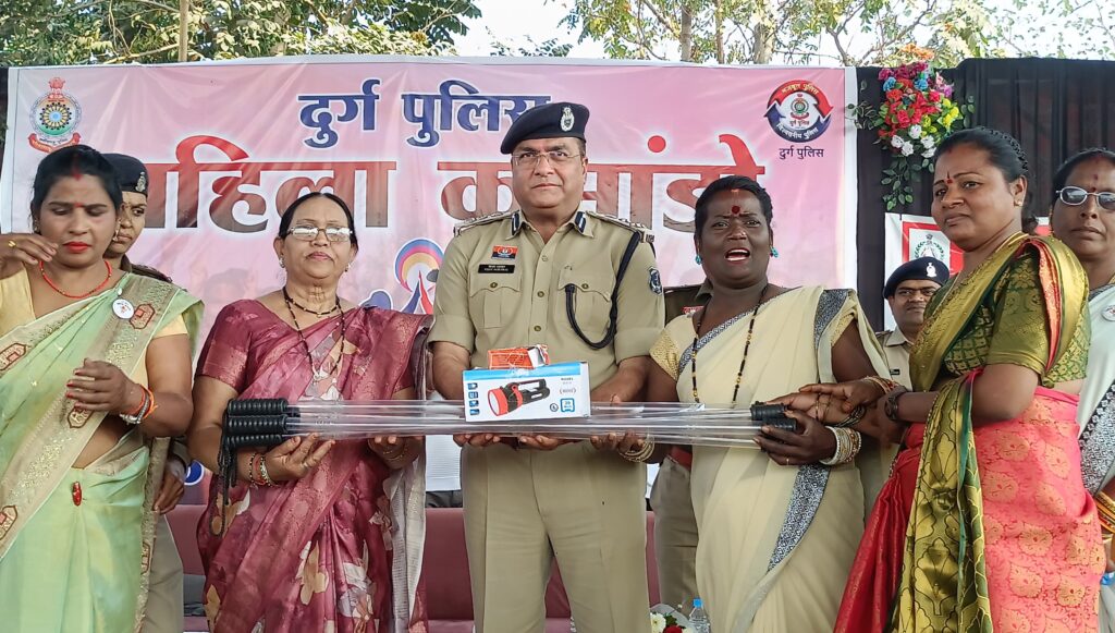 थाना खुर्सीपार में महिला कमांडो हेतु सिविल डिफेंस प्रशिक्षण एवं प्रेरणा सम्मेलन आयोजित