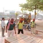 सुपेला चौक से गदा चौक संडे बाजार तक निगम की कार्रवाई, अवैध कब्जाधारियों का सामान जब्त