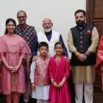 मेवाड़ की महारानी की PM मोदी से मुलाकात, लाल-पीली साड़ी पहन सिर पर पल्लू लेकर दिखाए संस्कार, दिल जीत गई सादगी