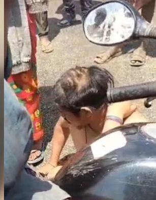 सरसों चोरी के शक में शख्स की बेरहमी से पिटाई, सिर के बाल तक उखाड़े, माता-पिता पर भी हमला; युवक गंभीर रूप से घायल