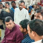 आम तोड़ने की ‘सजा’ : 12 साल के मासूम को गार्ड ने पटक-पटक कर पीटा।