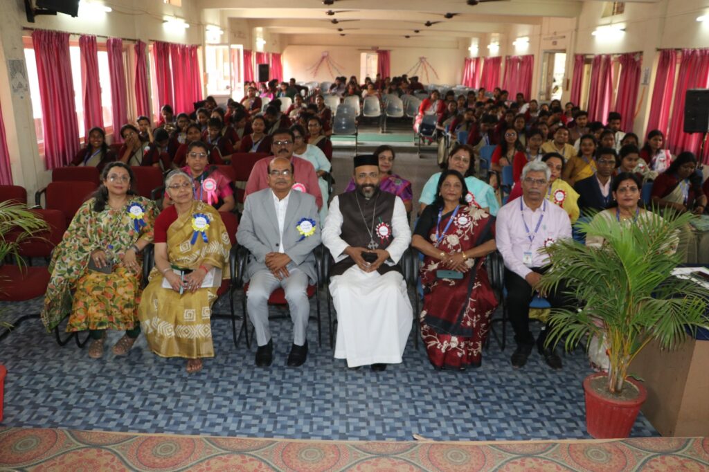 सेंट थॉमस महाविद्यालय के शिक्षा विभाग द्वारा राष्ट्रीय संगोष्ठी का आयोजन