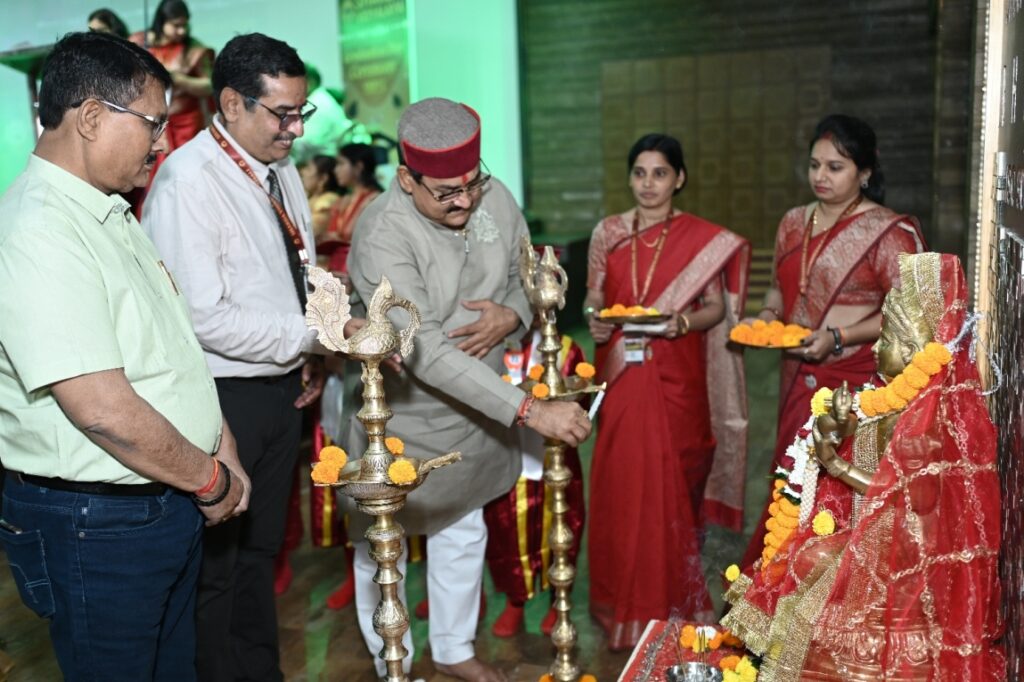 “ग्रेजुएशन डे” उत्साह और उमंग के साथ संपन्न