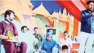 कोरबा: 543 लोगों ने सनातन धर्म अपनाया, अनवर को नाम मिला आदर्श, धीरेंद्र शास्त्री ने गंगाजल छिड़ककर आशीर्वाद दिया।