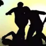 सतना में प्रेमिका को भगाने पहुंचे यूपी के युवक की जमकर पिटाई, खंभे से बांधकर किया हंगामा