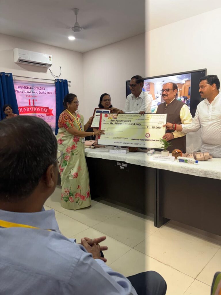 Dr. Ujjwala Supe of St. Thomas College Honoured with Best Faculty Award by Hemchand Yadav Vishwavidyalaya, Durg