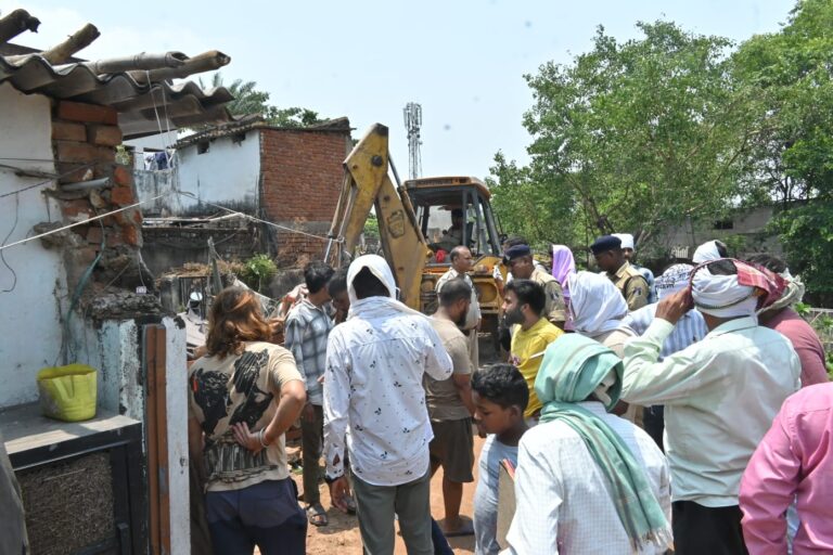 निगम ने अवैध कब्जाधारियों को किया बेदखल