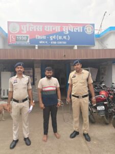 अपराधिक मानव वध का आरोपी गिरफ्तार ,कल दोपहर में नशे मे रफ्तार से गाड़ी चला कर रेड सिग्नल को तोड़ते हुए दो व्यक्तियों की मृत्यु करित किया था तथा एक को गंभीर रूप से घायल किया था*